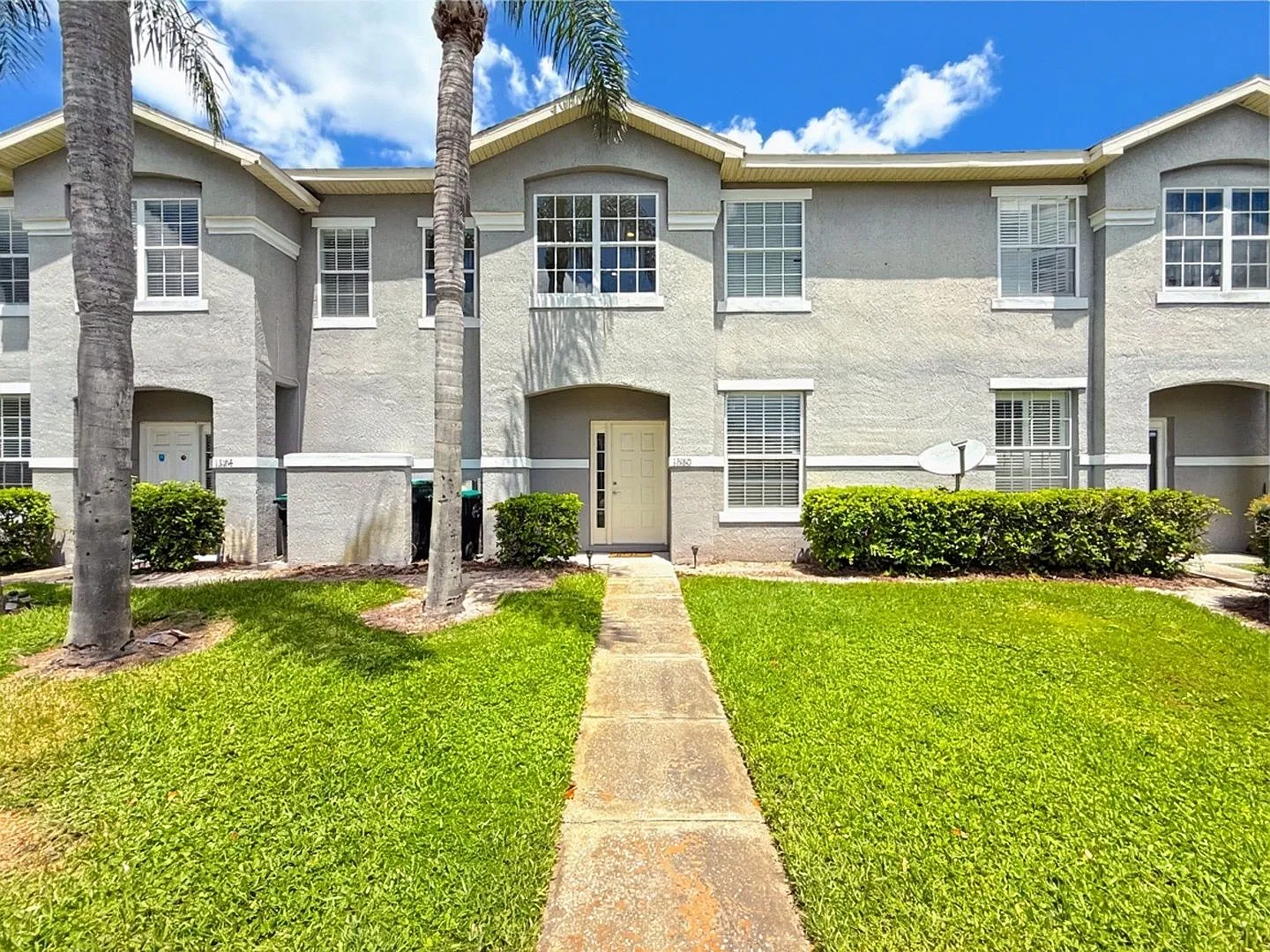 3-bedroom, 2.5-bath townhome in Meadow Woods — Photo 1