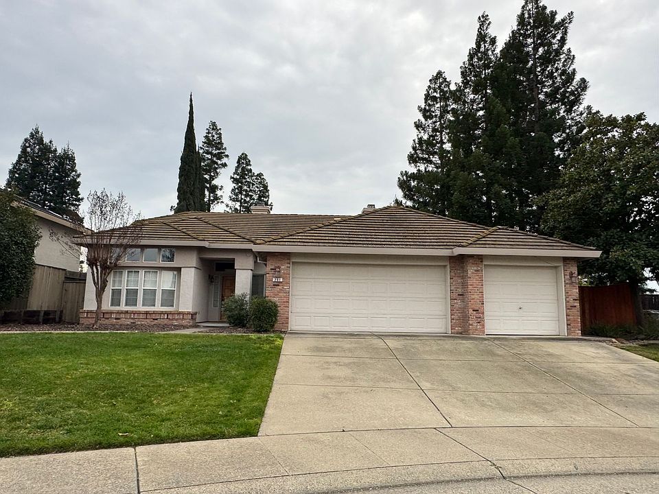 1st image of 251 Luna Cir
