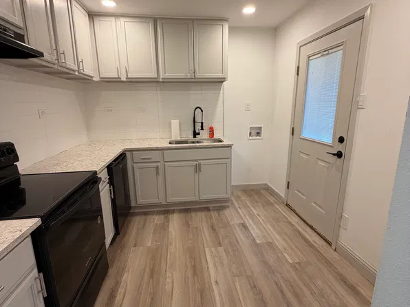 3 Pershing Dr #B, Denison, TX 75020