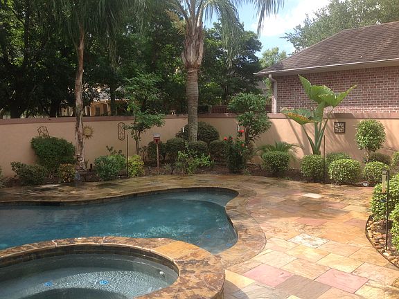 Pool/spa and outdoor kitchen