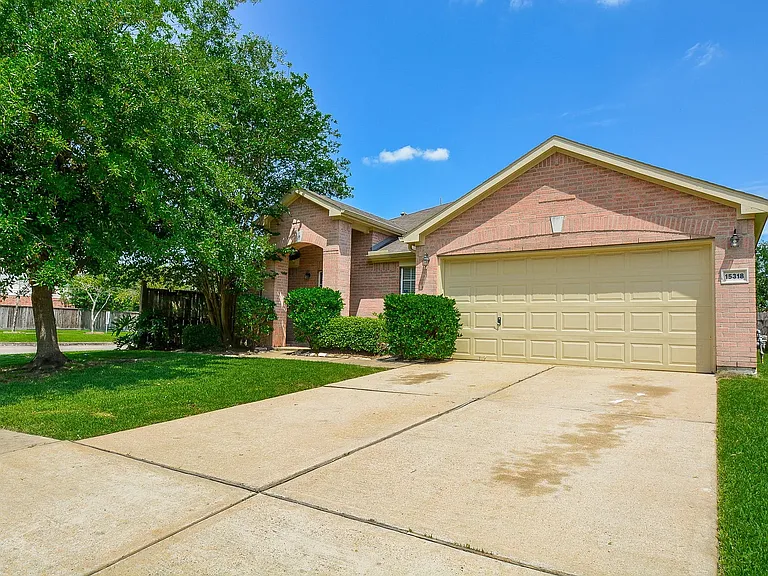 15318 Marlowe Grove Dr — Photo 2