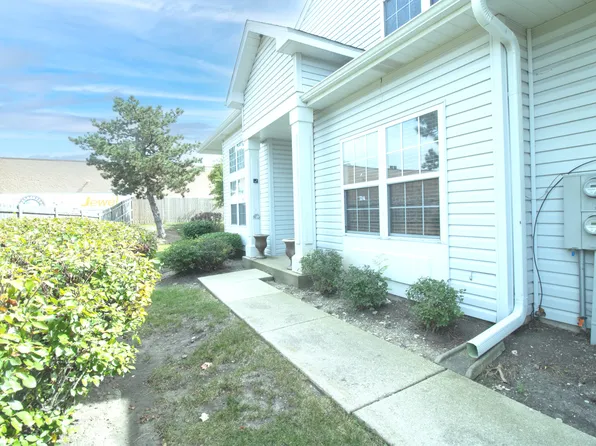 112 S Barton Trl #112, Batavia, IL 60510