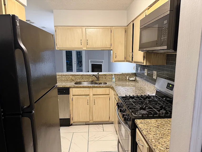 6650 Ramsgate Way #1 — Photo 4