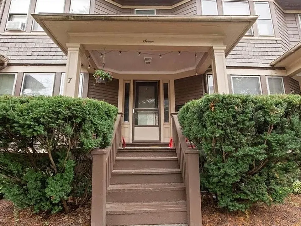 7 Vassar St