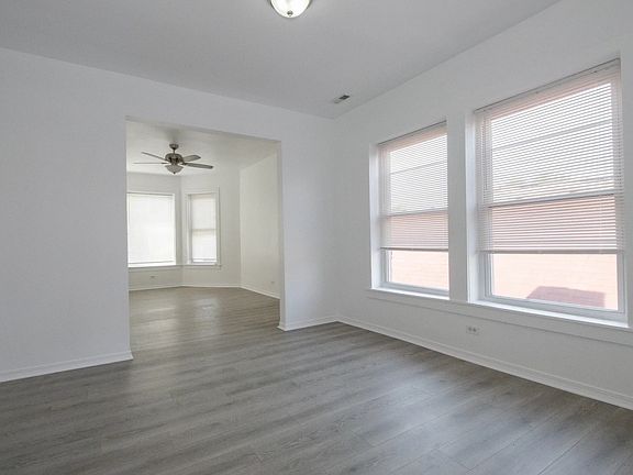 3rd image of 4702 W Fulton St #2