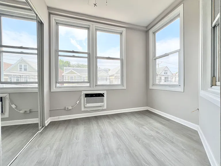 91 W 16th St #2 — Photo 10