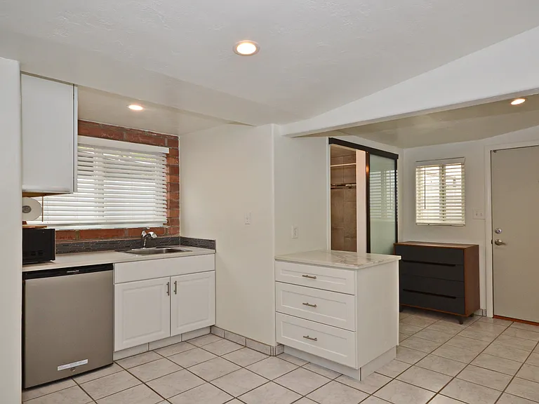 3626 E Hardy Dr #B — Photo 9
