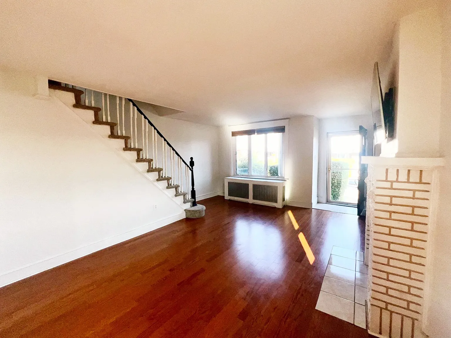 1503 E Mayland St — Photo 4