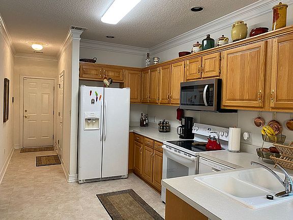 5th image of 7538 Livingston Dr