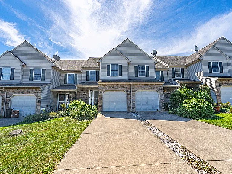 1st image of 1696 Brookstone Dr