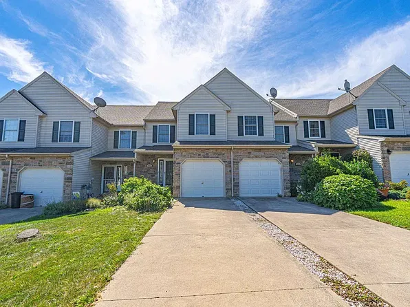 1696 Brookstone Dr, Alburtis, PA 18011