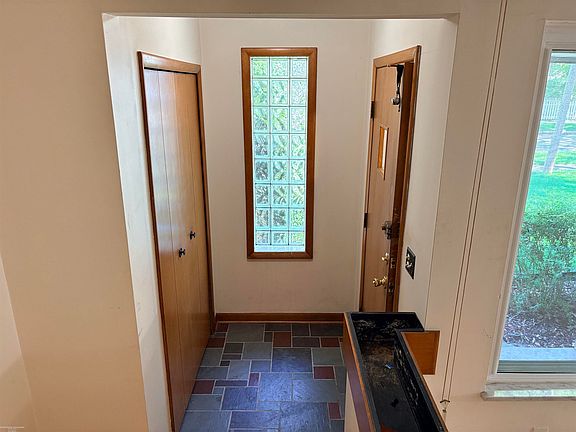 5th image of 31225 Frank Dr