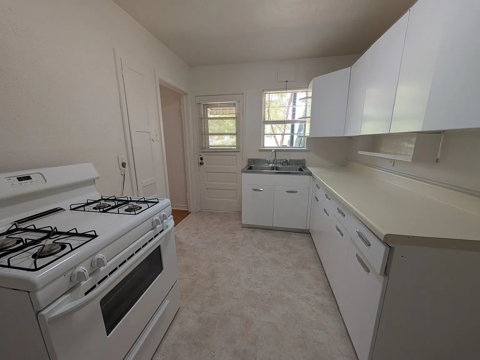 2 bed, 1140 sqft, $1,595 — Photo 4