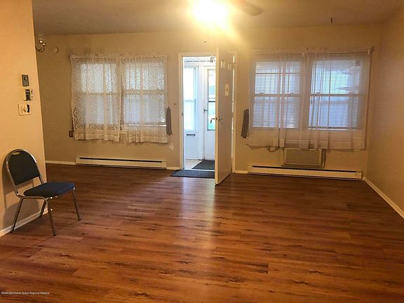 4th image of 137C Farrington Ct #1003