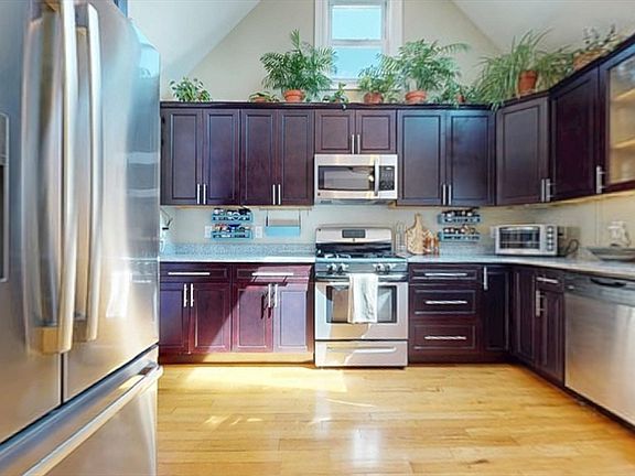 5th image of 4 Cameron Ave APT 2