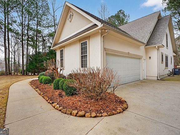 5th image of 156 Cambridge Way