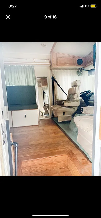 Entry Way - Grandview Rd