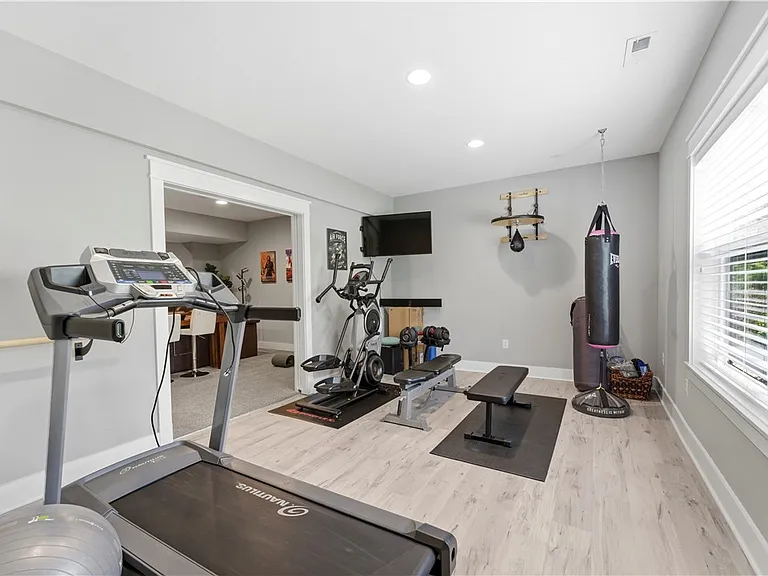 666 Chilliwack Ln — Photo 43