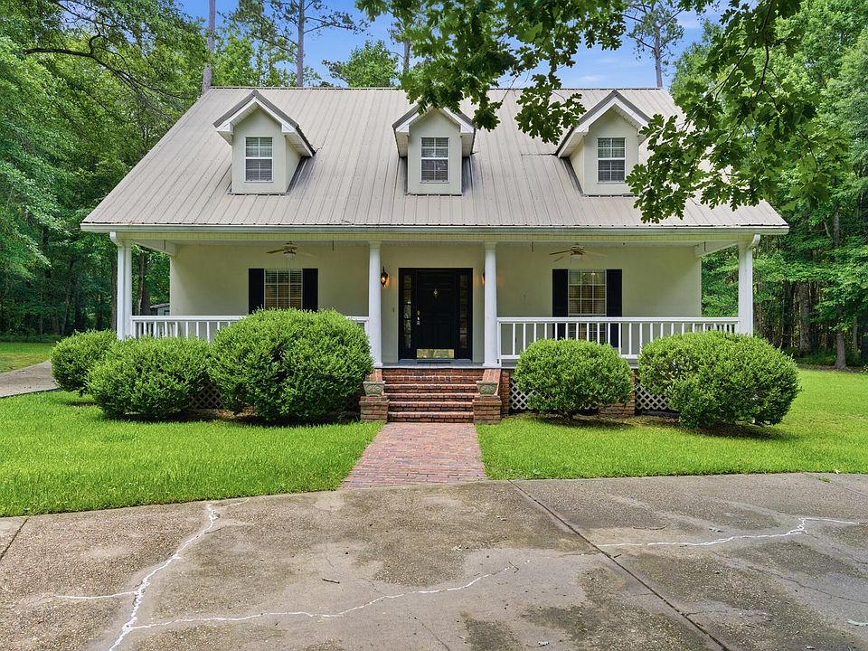 1st image of 310 Quail Hollow Pl