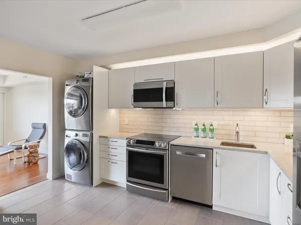 3713 George Mason Dr #515, Falls Church, VA 22041