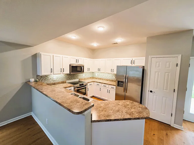 4213 Longfellow Dr — Photo 8