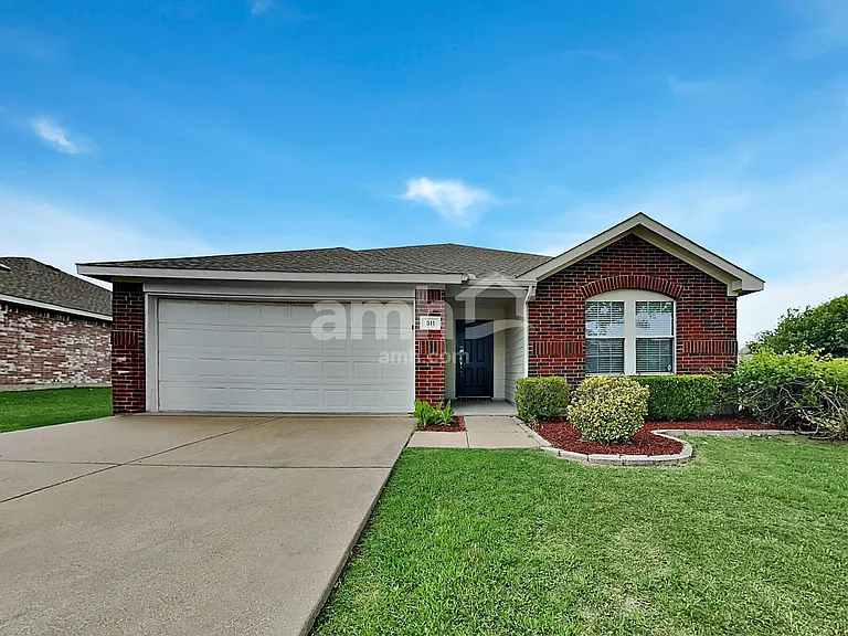 511 Robinwood Dr — Photo 1