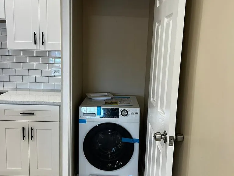 10102 Main St #1A — Photo 16