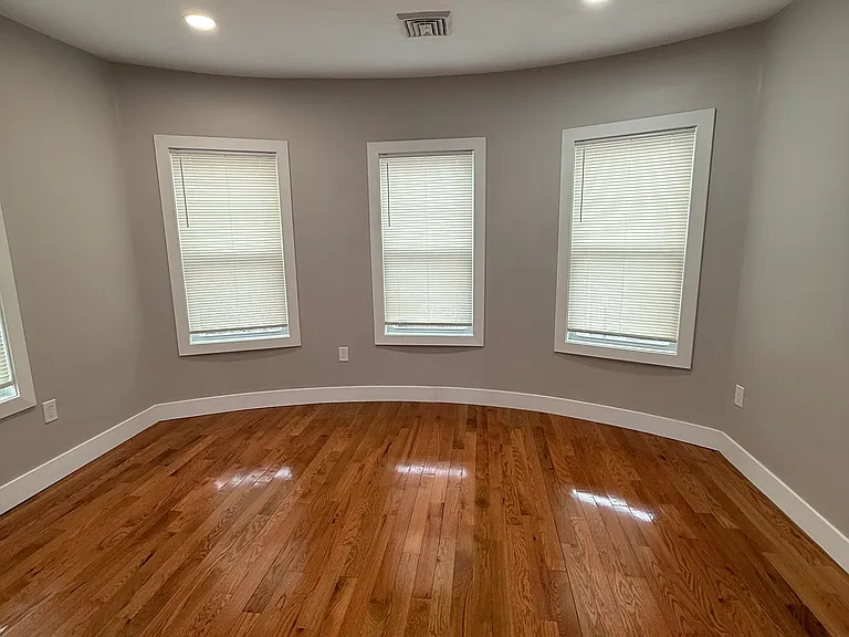 66 Waverly St #3 — Photo 4
