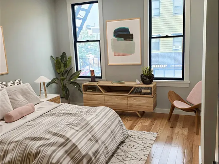 192 Nassau Ave #2 — Photo 2