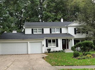 202 Plymouth Dr, Bay Village, OH