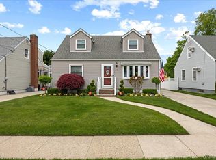 113 6th Street, New Hyde Park, NY 11040