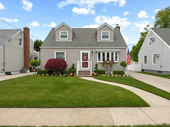 113 6th Street, New Hyde Park, NY 11040