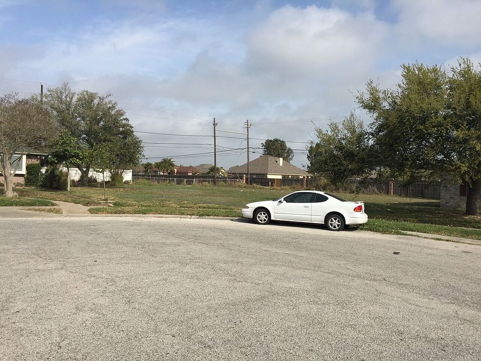 2nd image of 926 Saint Bernard