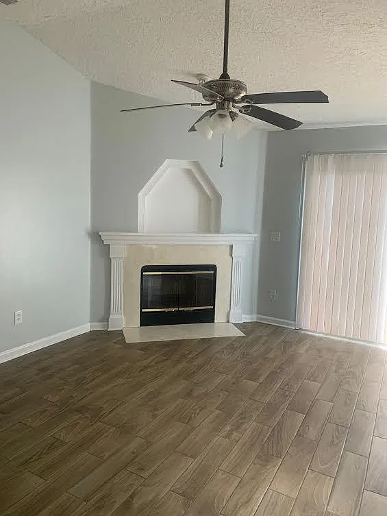 4 bed, 1750 sqft, $1,985 — Photo 1