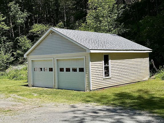 2nd image of 441 County Road 94 Hankins