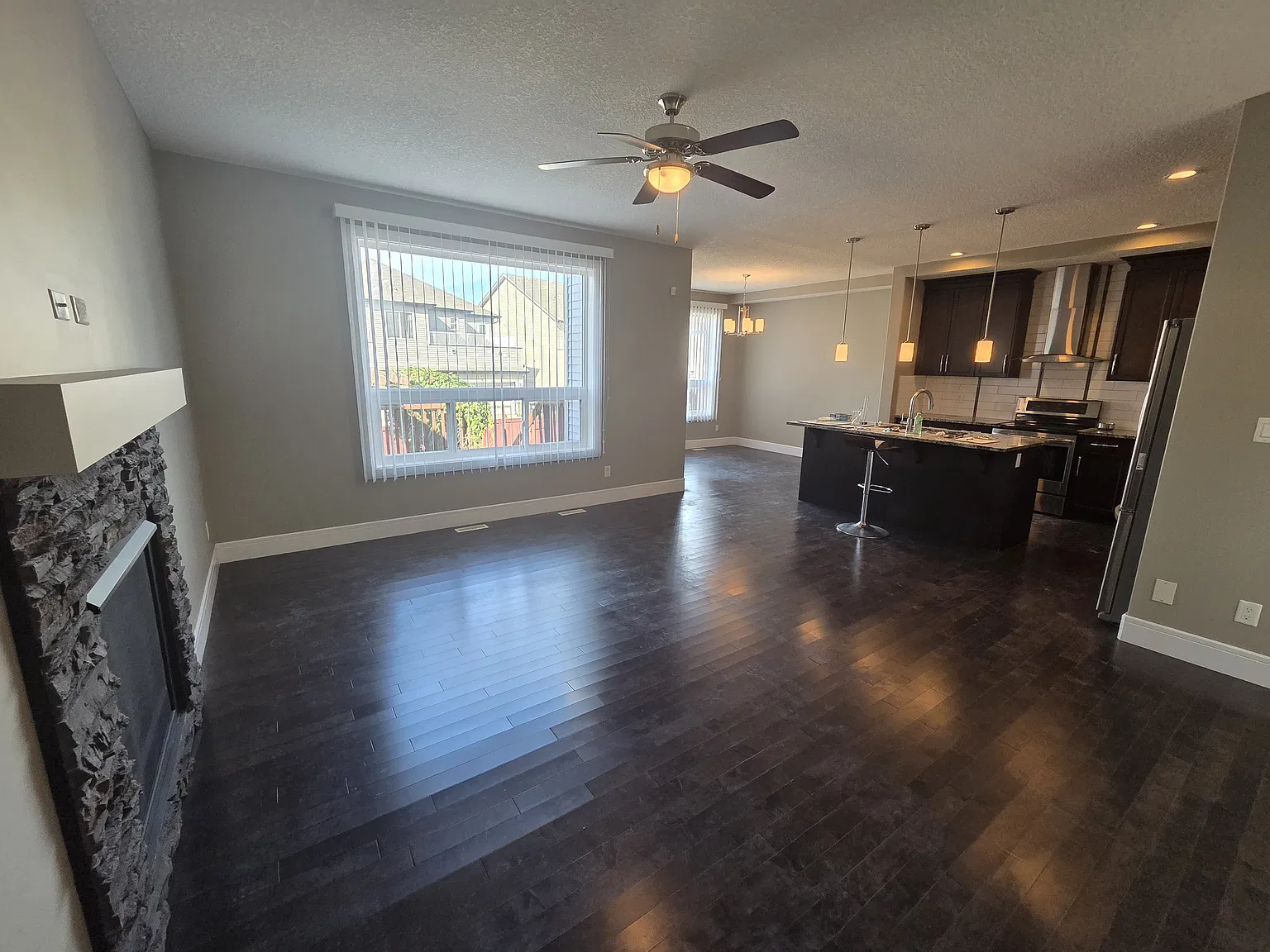 5252 17 Avenue SW — Photo 3