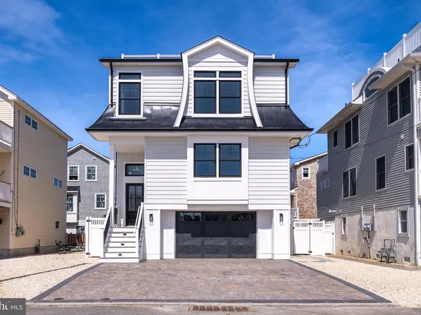 7 29th St, Long Beach Township, NJ 08008