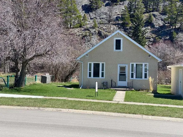20601 S 25th Ave, Crowsnest Pass, AB T0K 0C0