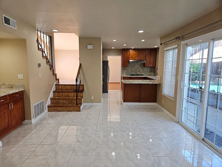 3076 Valleywood Ct — Photo 10