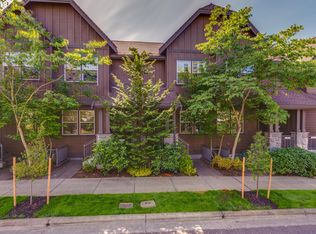 653 SW Foresta Ter, Portland, OR 97225