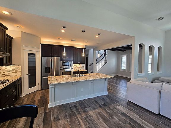 4th image of 308 Winterside Dr