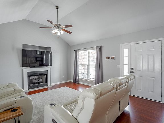 4th image of 1827 Coffeetree Ln