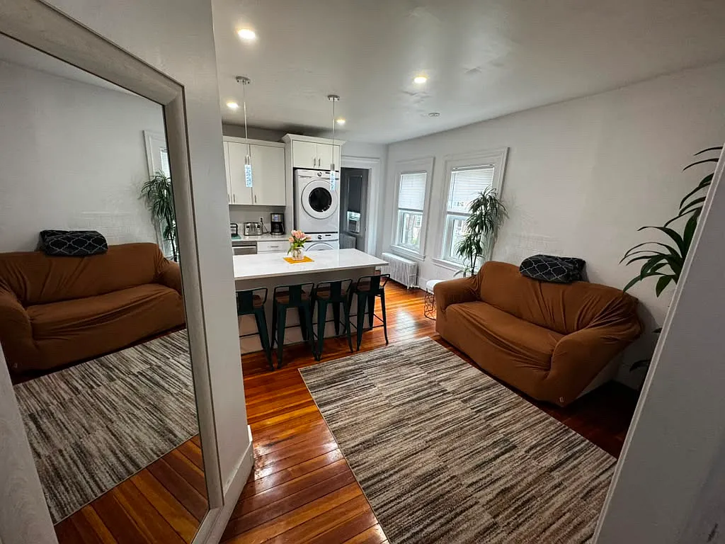 3 bed, 1600 sqft, $3,000 — Photo 3