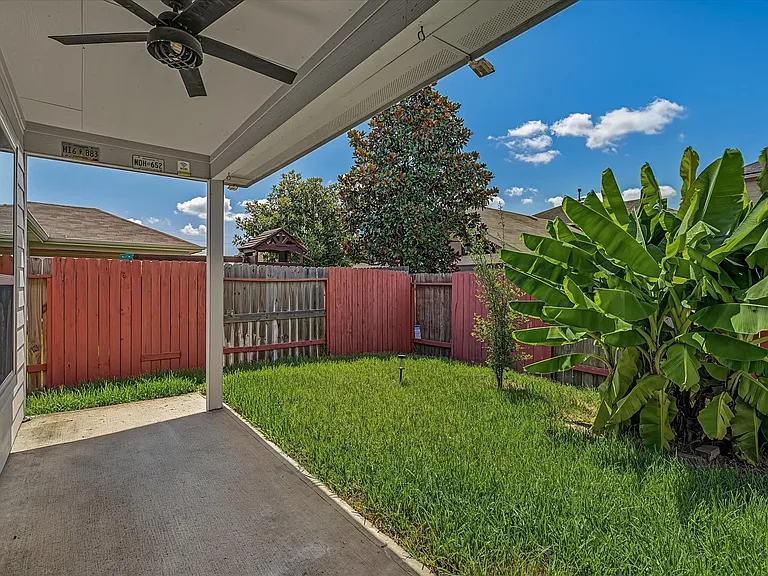 16534 Twinwalker Dr — Photo 25