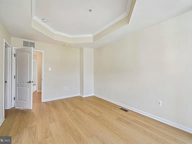 23004 Meadow Mist Rd — Photo 40