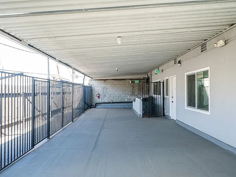 1011 San Julian St #204 — Photo 17