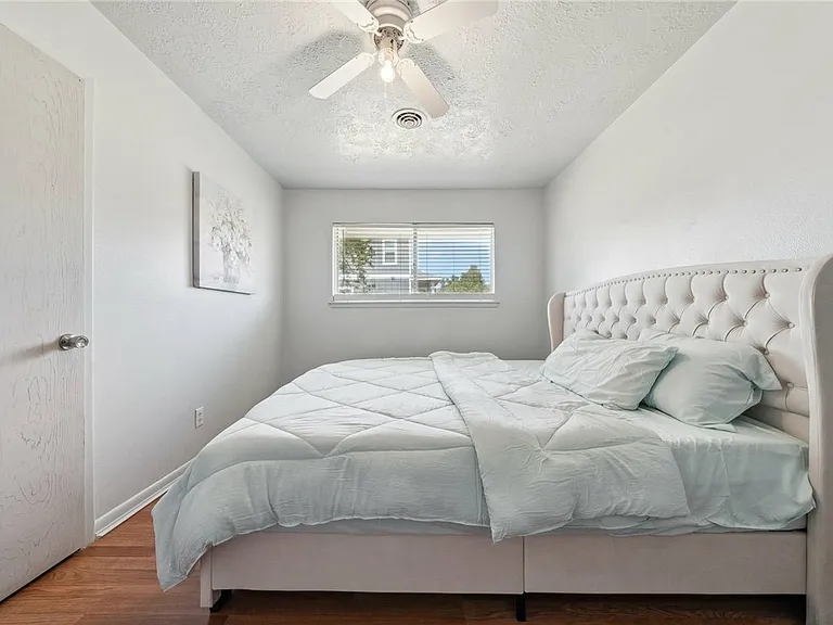 1004 Dominik Dr — Photo 13