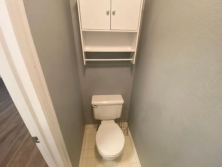 8665 Cloverleaf Cir — Photo 17