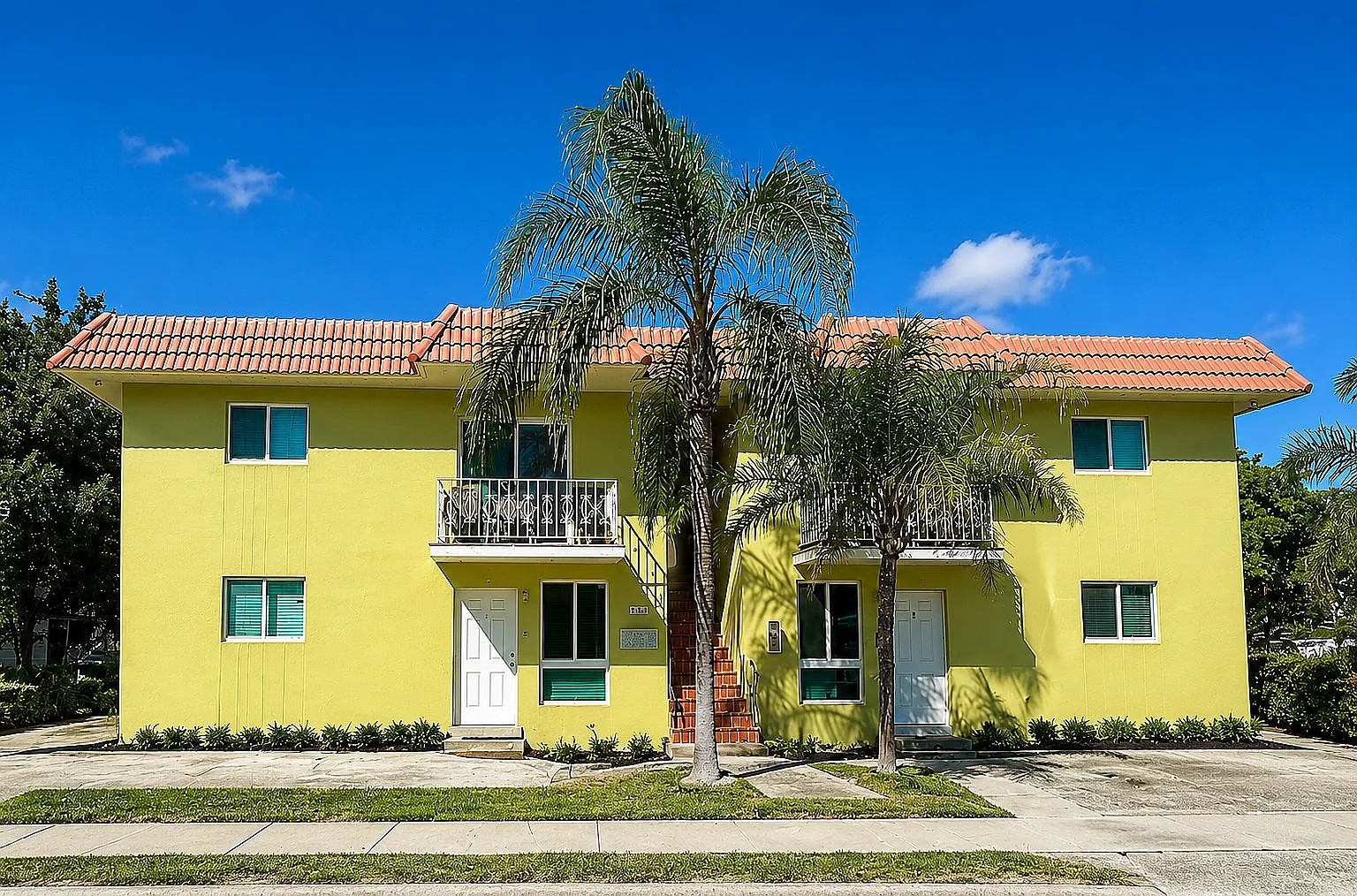 2 bed, $2,200 — Photo 1