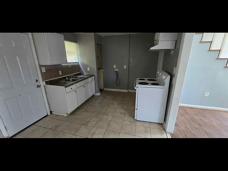 2217 Ballard Dr — Photo 11
